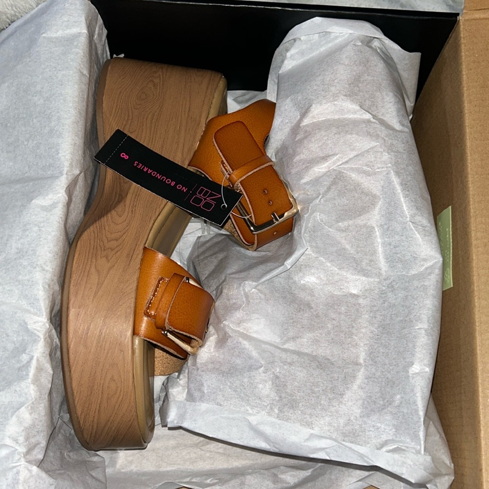 NEW women’s platform sandals
